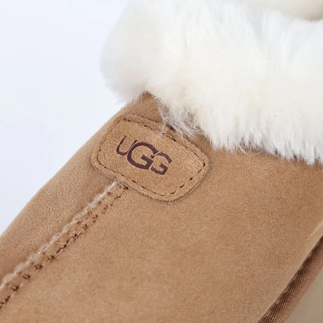 Pick up locally 💰580 The core recommendation is good price UGG Tazite slip-on lazy thick-soled slippers Maroon Xiaohongshu hot model Henan Longfeng leather production Sheepskin and wool integrated Top quality in the market 2-3 cm cashmere insole to keep warm in winter and suitable for home use UUG has launched a style series in the new year, which is partially geared towards the preferences of young consumers. It has also moved to the forefront of fashion trends. Shoe body material Water-repellent coated suede upper 17mm UGGPURE™ implanted wool insole Lightweight non-slip comfortable rubber outsole Brand LOGO Trademark Comes with full packaging Size: 35 36 37 38 39 40